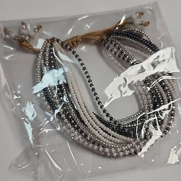 Elegant Beaded Adjustable Bracelet - Picture 2 of 2